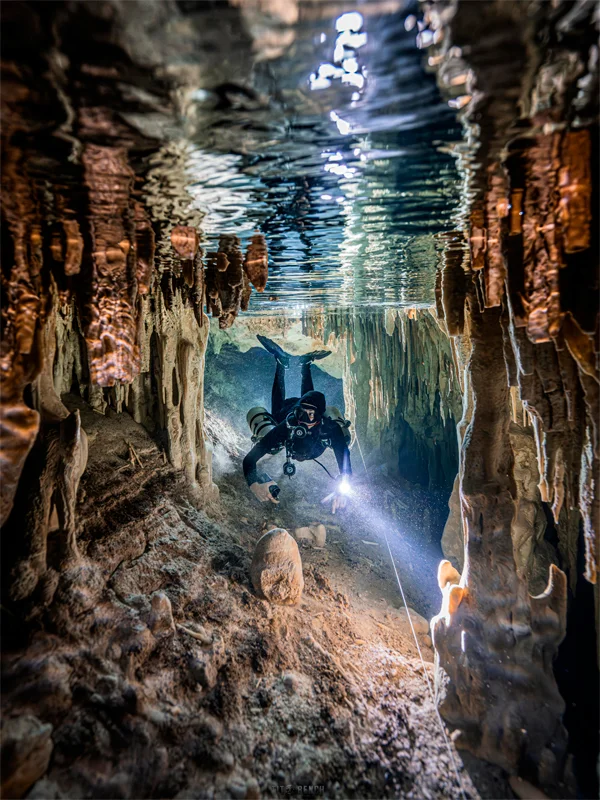 Buceo en cueva de Playa del Carmen